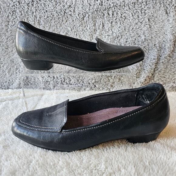 Clarks Shoes - Clarks Women's Everyday Leather Slip On Loafer Size 9.5M Black Comfort Low Heels